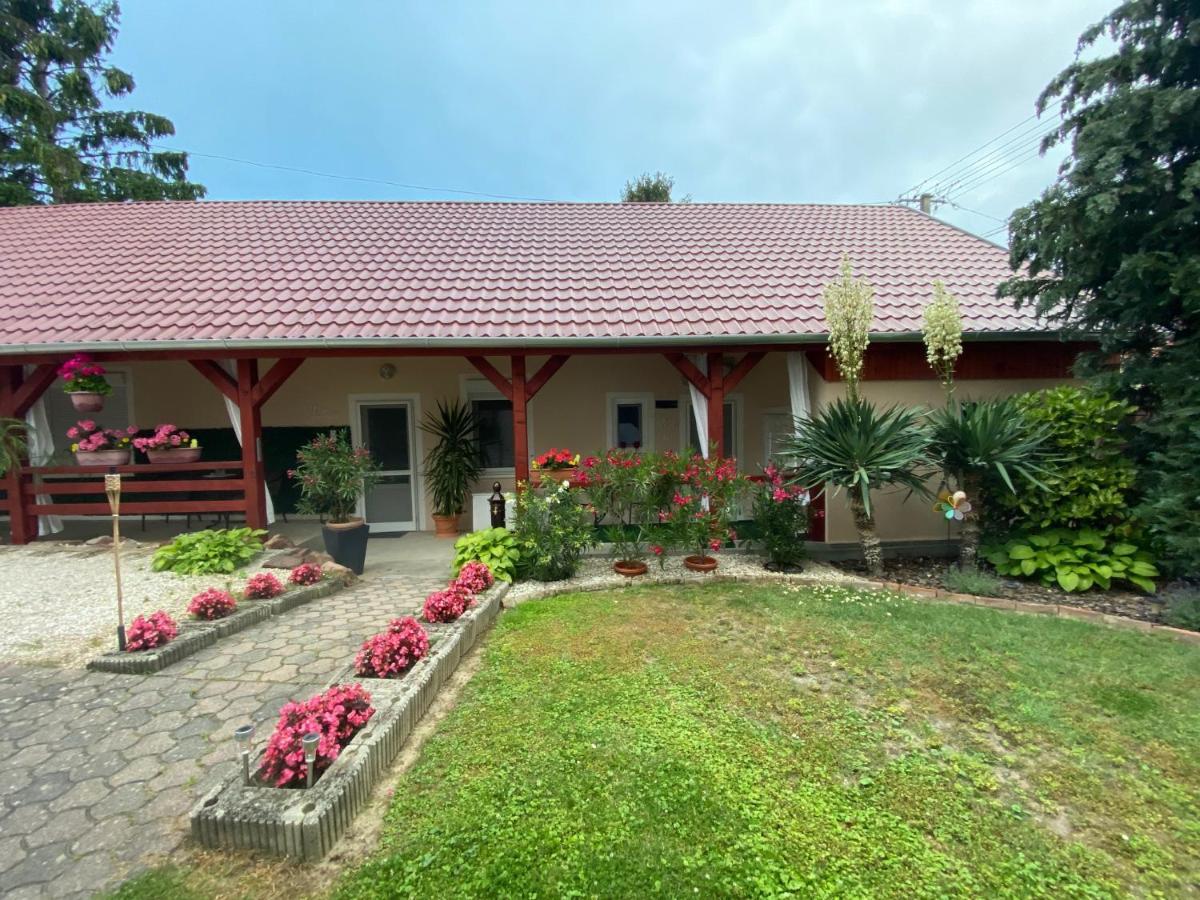 Do-Ti Apartmanhaz Balatonlelle Extérieur photo