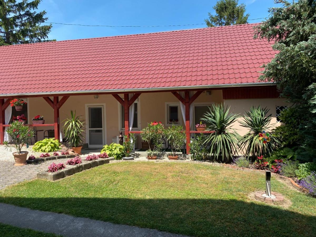 Do-Ti Apartmanhaz Balatonlelle Extérieur photo