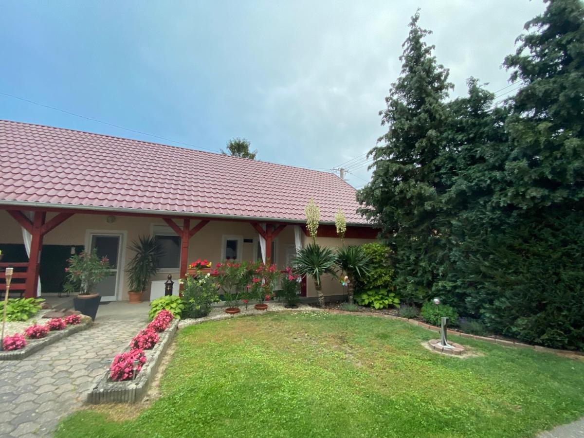 Do-Ti Apartmanhaz Balatonlelle Extérieur photo