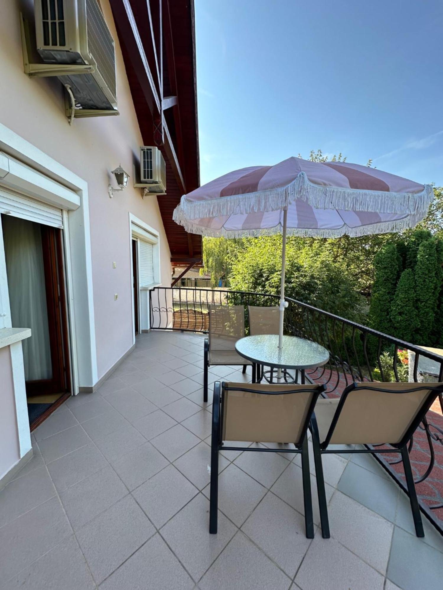 Do-Ti Apartmanhaz Balatonlelle Extérieur photo