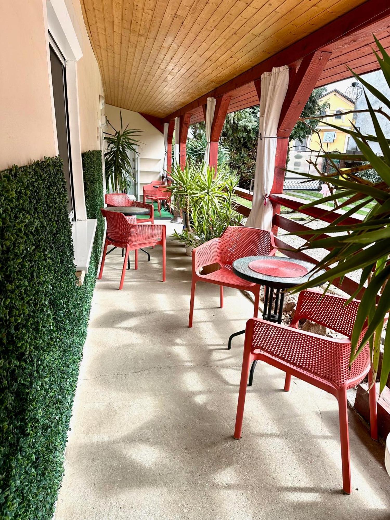 Do-Ti Apartmanhaz Balatonlelle Extérieur photo